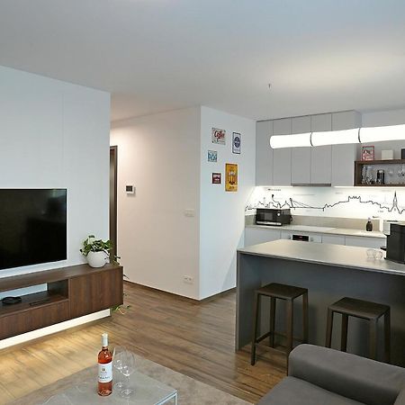 Modern Apartment Near The City Centre Urban Bratislava Exterior foto