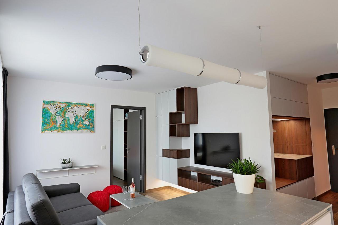 Modern Apartment Near The City Centre Urban Bratislava Exterior foto