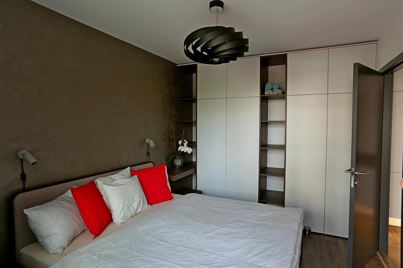 Modern Apartment Near The City Centre Urban Bratislava Exterior foto